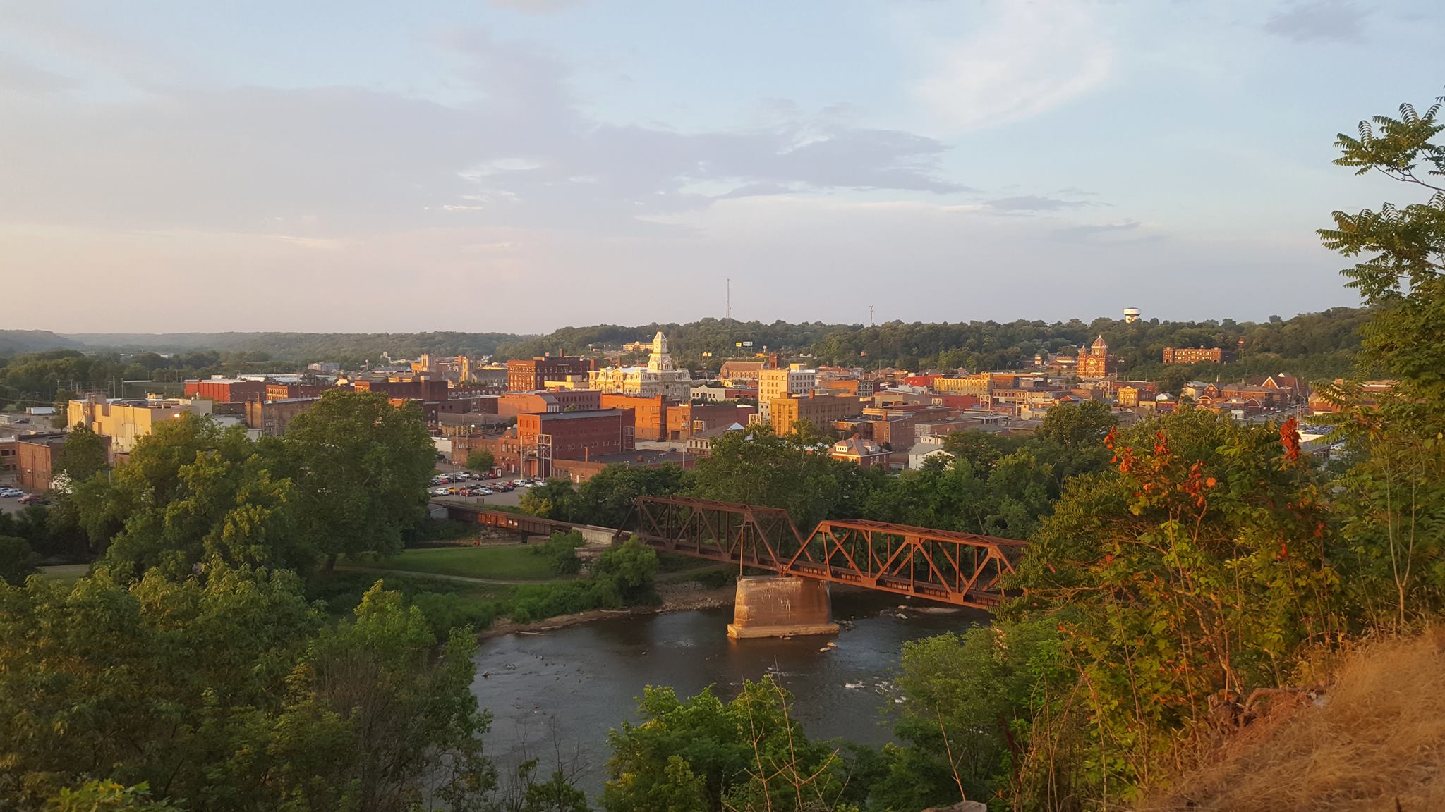 The extended stay suite at Artists' Abbey is a complete facility for overnight guests and weekly accommodations at the Artists' Abbey at Appalachian Abbey in the heart of the Artist Colony, better known as Art COZ in the downtown of Zanesville, OH.